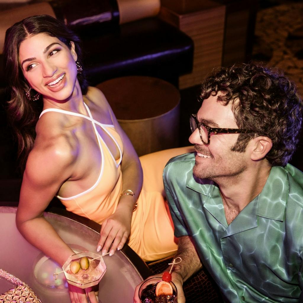 woman and man enjoying bar lounge at Rio Las Vegas