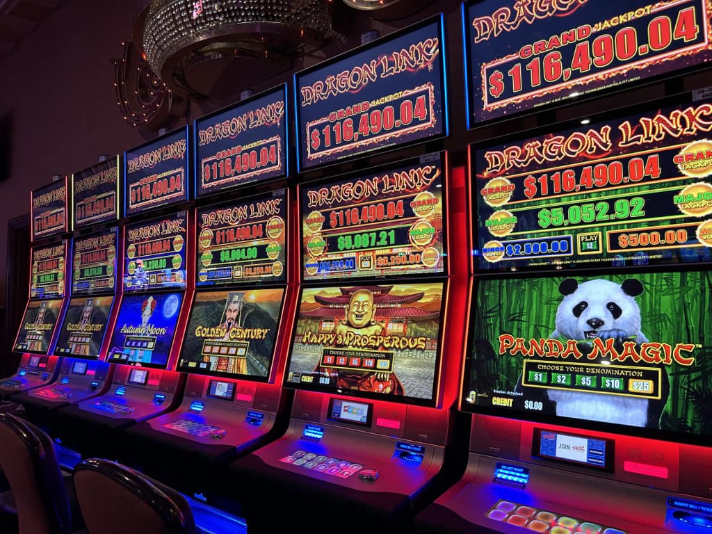 เครื่องเกมสล็อตภายในคาสิโนประกอบบทความเว็บcasino