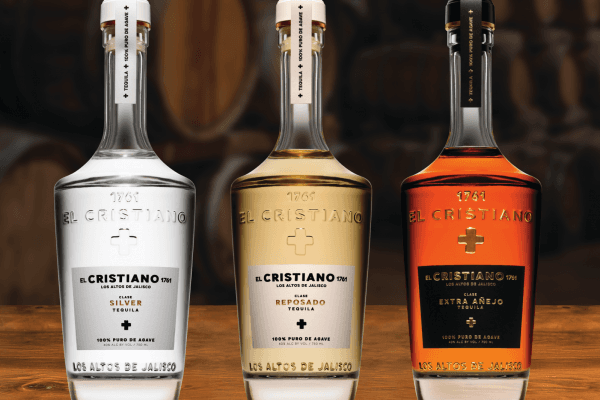 El Christiano Tequila bottle view